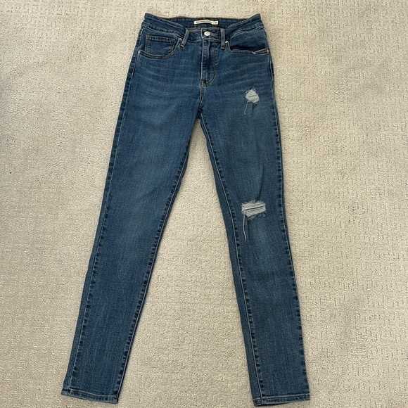 Levi’s Skinny Jeans - Picture 1 of 6